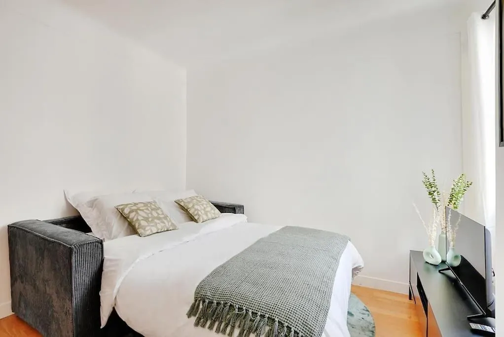 Lumineux 2 Pieces Batignolles Апартаменты